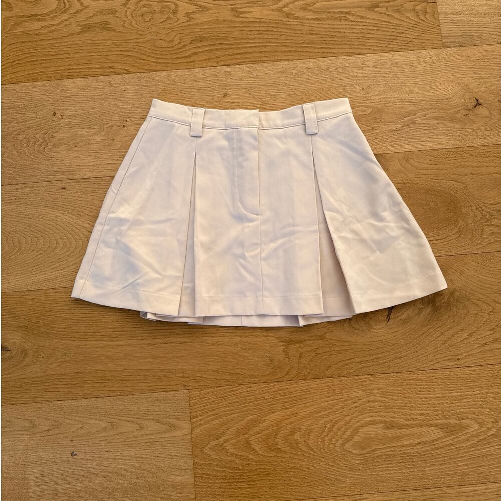 Forever 21 - Pleated Mini Skirt in Beige Cream